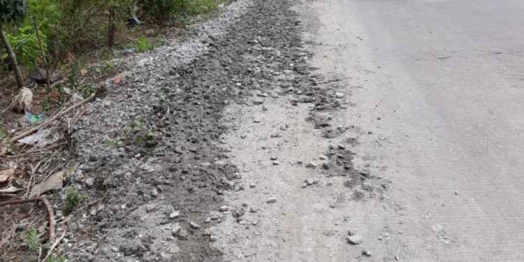 Pembangunan Rabat Beton Jalan Cikedung Mancak di Keluhkan