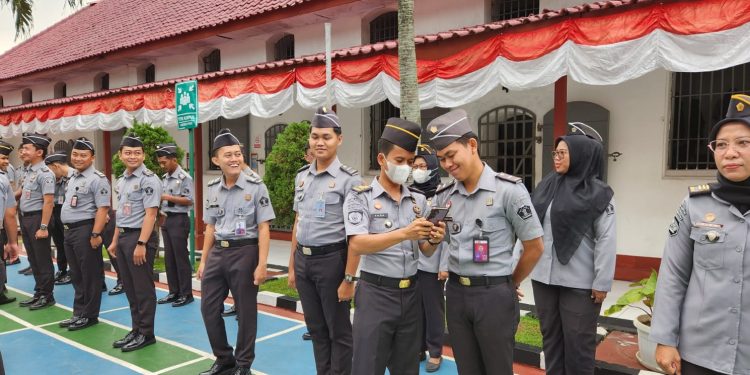 Cegah Judi Online, Handpone Petugas Lapas Rangkasbitung diSidak