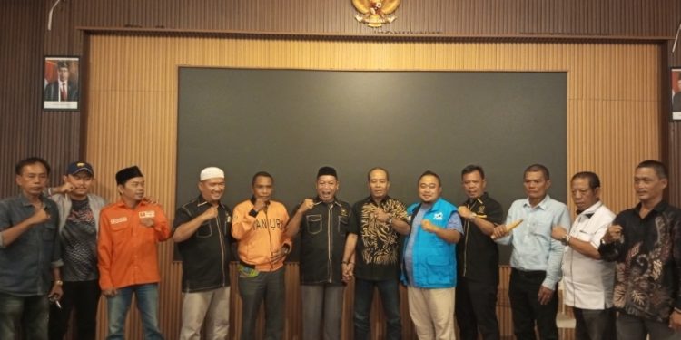 Batal Nyalon Bupati Serang, Abah Otong Alihkan Dukungan ke Paslon Andika, Nanang