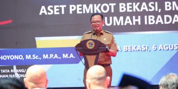 Serahkan Sertipikat Tanah Elektronik di Kota Bekasi, Menteri Apresiasi Kolaborasi Kantor Pertanahan dengan Pemerintah Kota