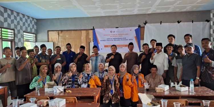 Universitas Primagraha Gelar Kegiatan KKM 15 di Desa Cibojong: Dialog Publik untuk Meningkatkan Pemilih Cerdas dan Meminimalisir Money Politik Melalui KKM