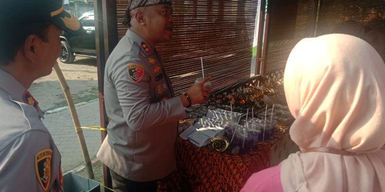 Kunjungi UMKM Rumah Momong, Kapolres Serang Beri Semangat Usaha