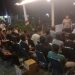Waduh ! Puluhan Warga Kampung Cisait Muncang Malam-malam Datangi Rumdin Kapolres