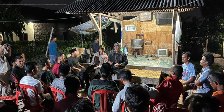 Kapolres Serang Kumpulkan Tomas dan Pemuda di Pos Kamling Plawad Sampaikan Pesan Kamtibmas