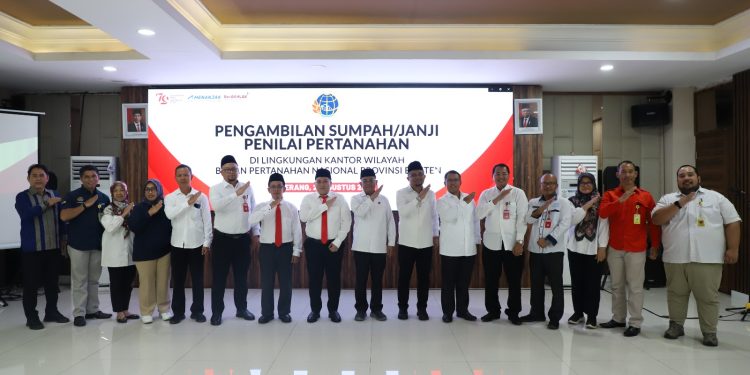 Kakanwil BPN Banten Mengambil Sumpah Penilai Pertanahan, Apa itu Penilai Pertanahan dan Tugasnya.