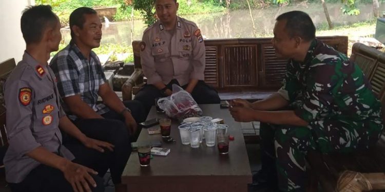 Sinergitas TNI-Polri: Danramil 0602-12/Ciomas Bersama Kapolsek Ciomas Bahas Stabilitas Wilayah dan Kamtibmas