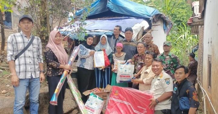 Akhirnya Dinsos Pandeglang Berikan Bantuan Terhadap Warga Lansia
