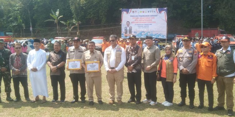 Ratusan Warga dan Personil OPD di Pandeglang, Mengikuti Simulasi Penanganan Darurat Bencana