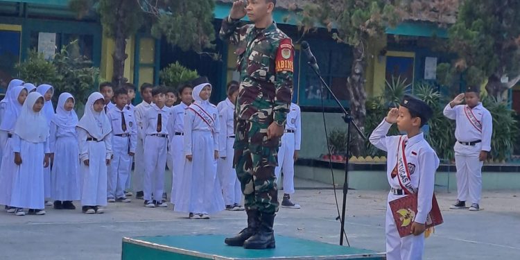 Babinsa Koramil 0602-18/Kragilan Sertu Ahdi Berikan Wasbang Dan Edukasi Pencegahan Bullying Di SDN 1 Kragilan