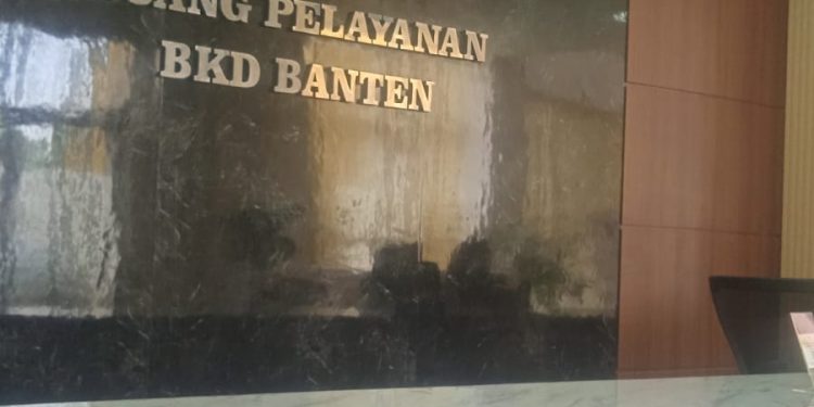 Pelayanan Publik Badan Kepegawaian Daerah (BKD) Provinsi Banten dinilai Kurang Baik. Aktivis GMBI Soroti Kinerja ASN di Wilayah Pemprov Banten.