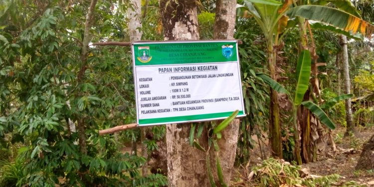 Masyarakat Desa Cihanjuang Pandeglang Apresiasi Pembangunan Betonisasi Dari Pemprov. Banten