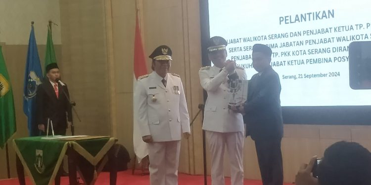 Pj Gubernur Banten Al Muktabar Lantik Pj Wali Kota Serang dan Perpanjang Masa Jabatan Pj Bupati Tangerang
