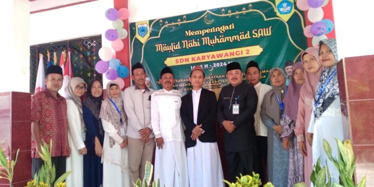 Tanamkan Generasi Muda Berakhlak Dan Religius, Dalam Acara Maulid Nabi SD Karyawangi 2