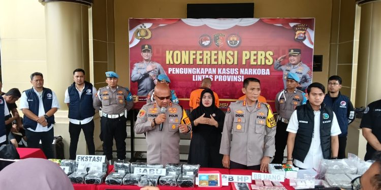 Berawal Dari 8,3 Gram, Satreskoba Polres Tangkap 2 Bandar Lintas Provinsi Dengan 24 Sabu dan 800 Ekstasi