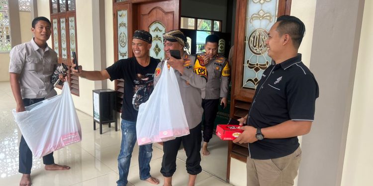 Kapolres Serang Gelar Jumat Berkah Dengan Jemaah Masjid As Salam