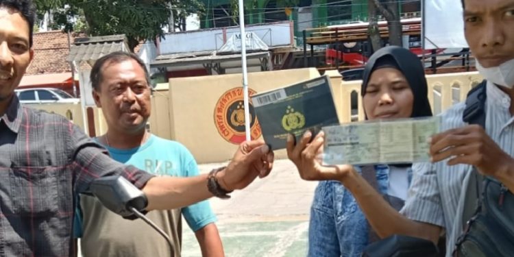 Sempet Stres, Emak-emak Sumringah Motornya Ditemukan