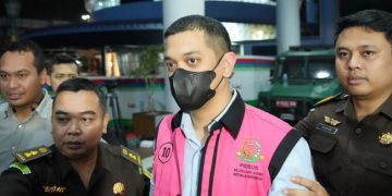 Geledah Rumah Riza Chalid, Kejagung Sita Dokumen dan Uang Ratusan Juta