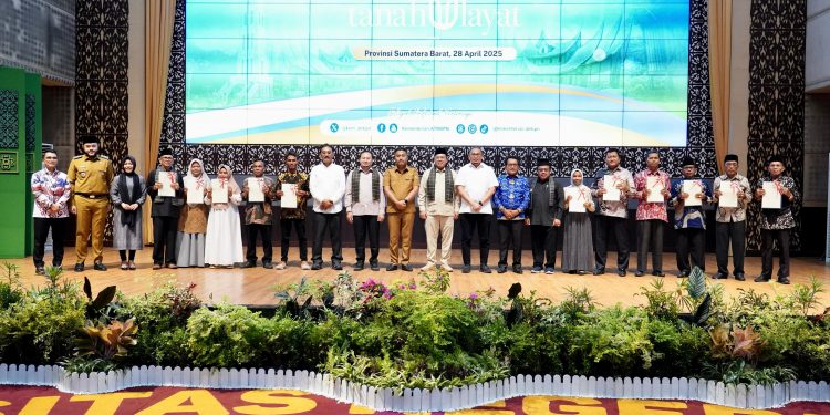 Tegaskan Pentingnya Perlindungan Hak Masyarakat Hukum Adat, Menteri Nusron Dorong Percepatan Pendaftaran Tanah Ulayat di Sumatera Barat