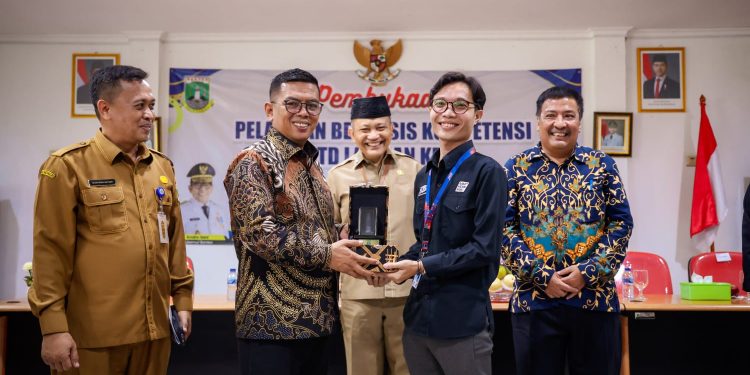 Tingkatkan Daya Saing Pekerja, Gubernur Banten Andra Soni Buka Pelatihan Kerja Berbasis Kompetensi